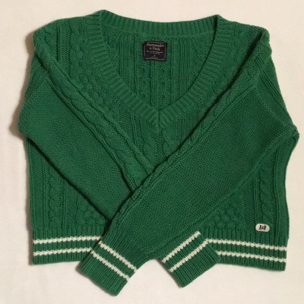 Abercrombie & Fitch Cropped Cable Knit Vneck sz S